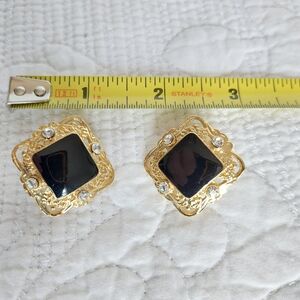 Two Sisters Vtg Pierced Earrings